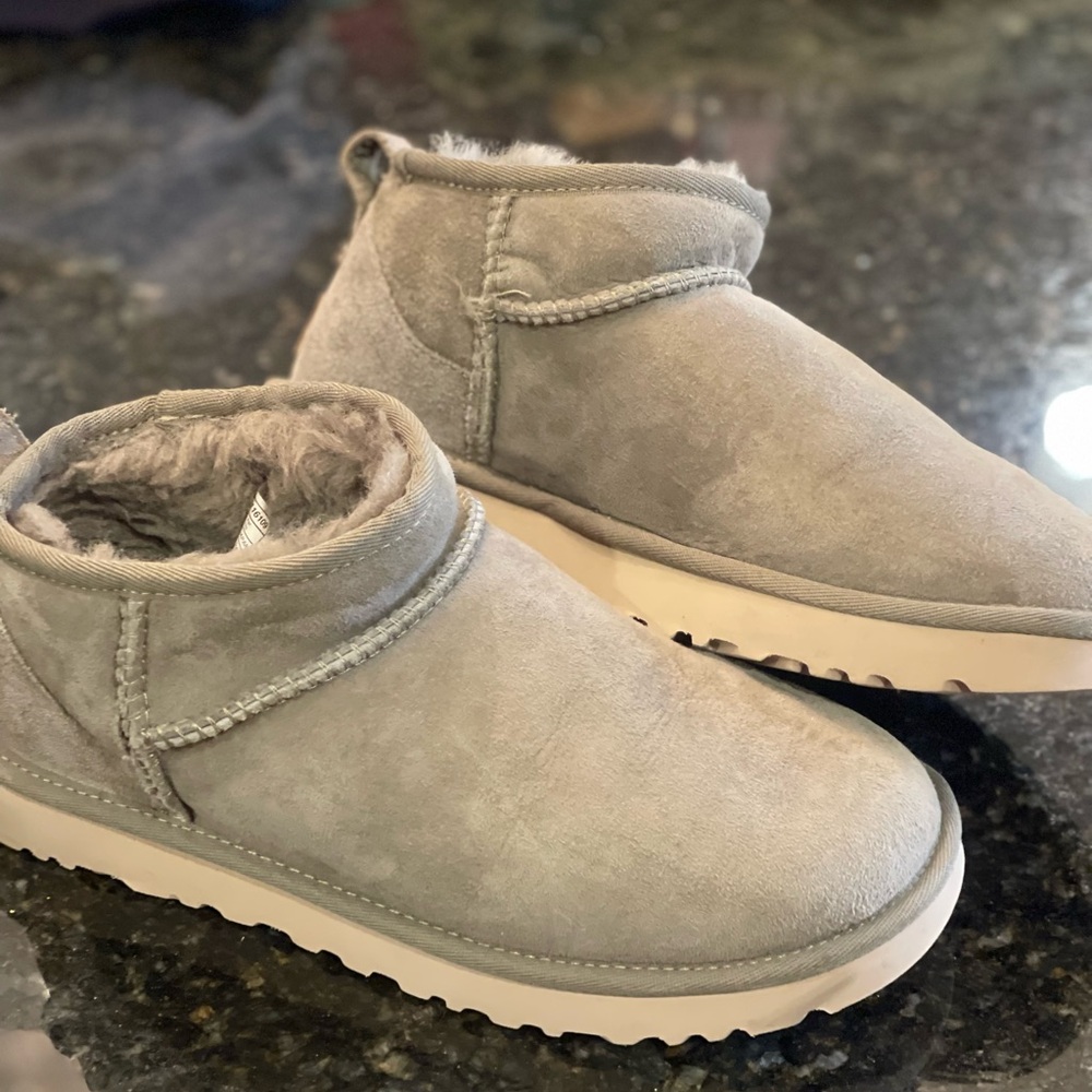 UGG Ultra Mini Olive